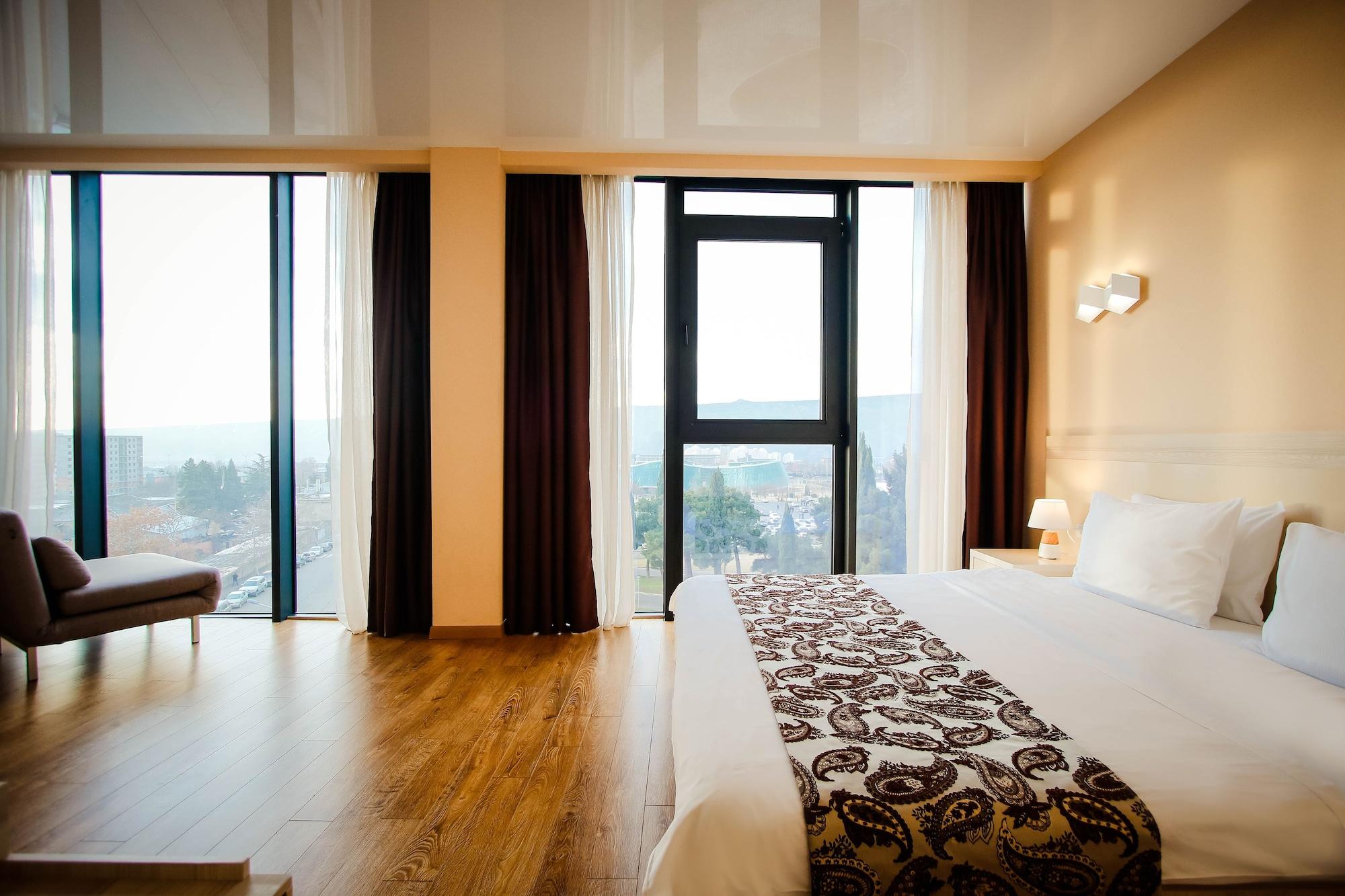 Iveria Inn Hotel Tbilisi Exterior foto