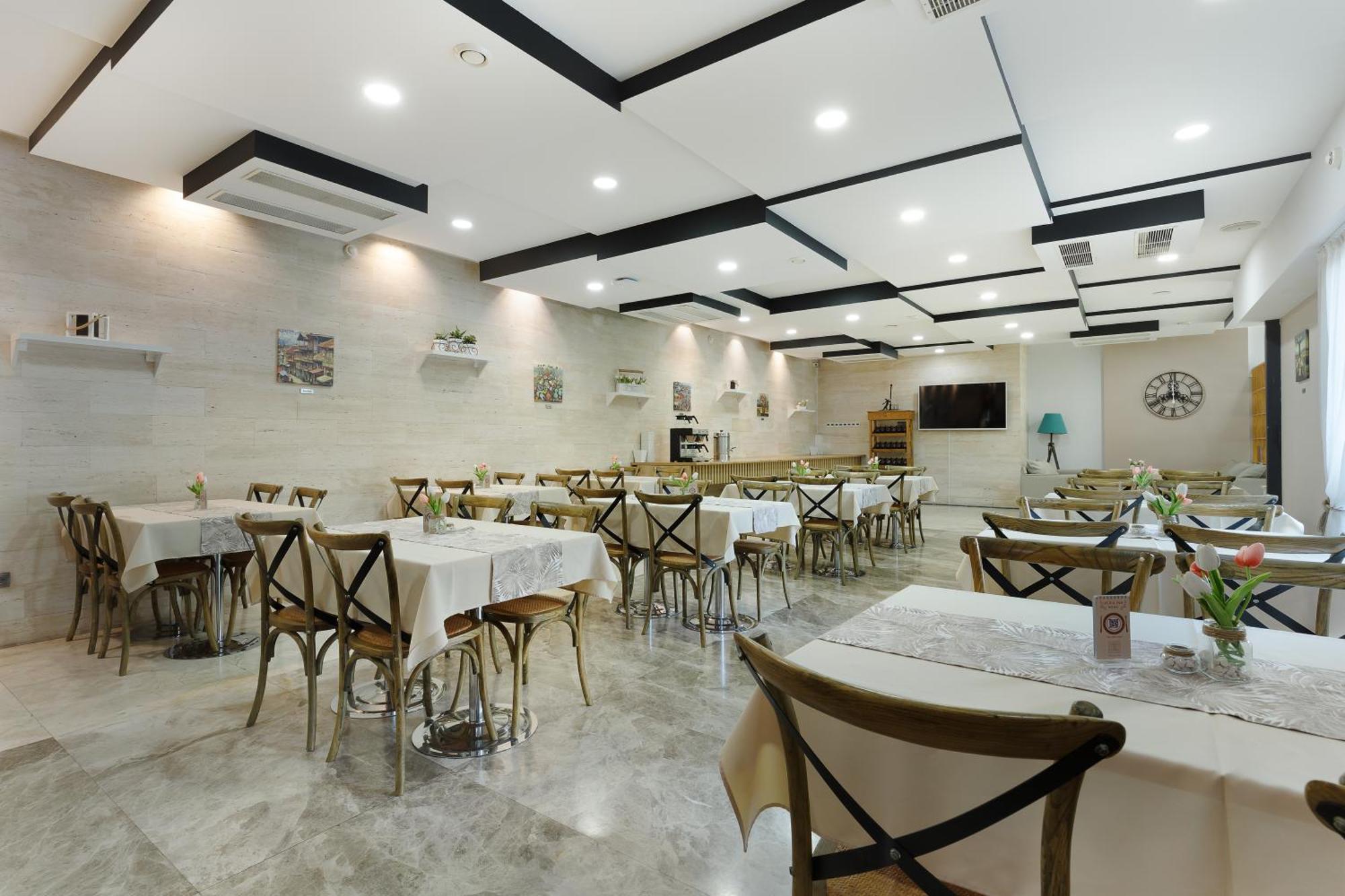 Iveria Inn Hotel Tbilisi Exterior foto