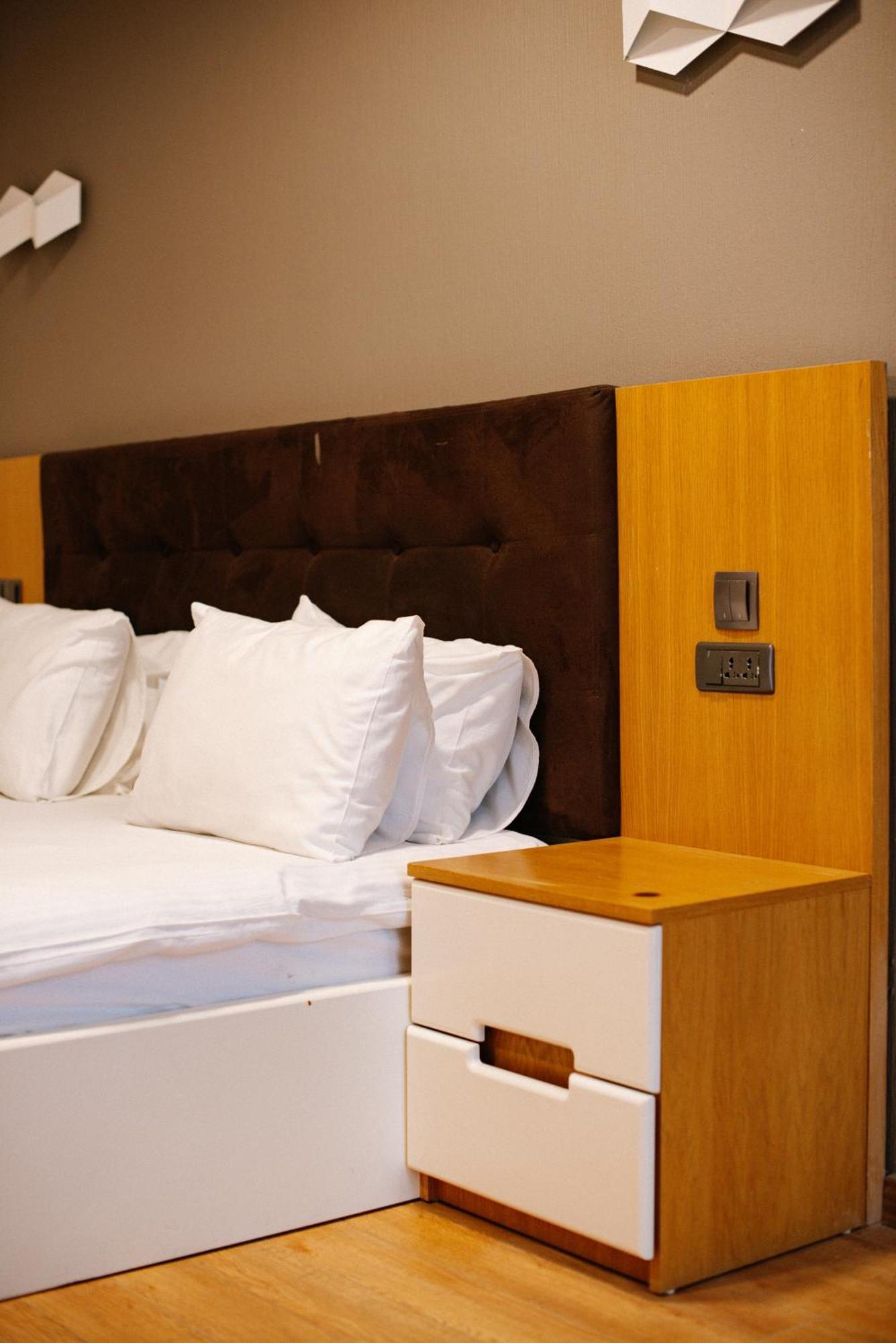 Iveria Inn Hotel Tbilisi Zimmer foto