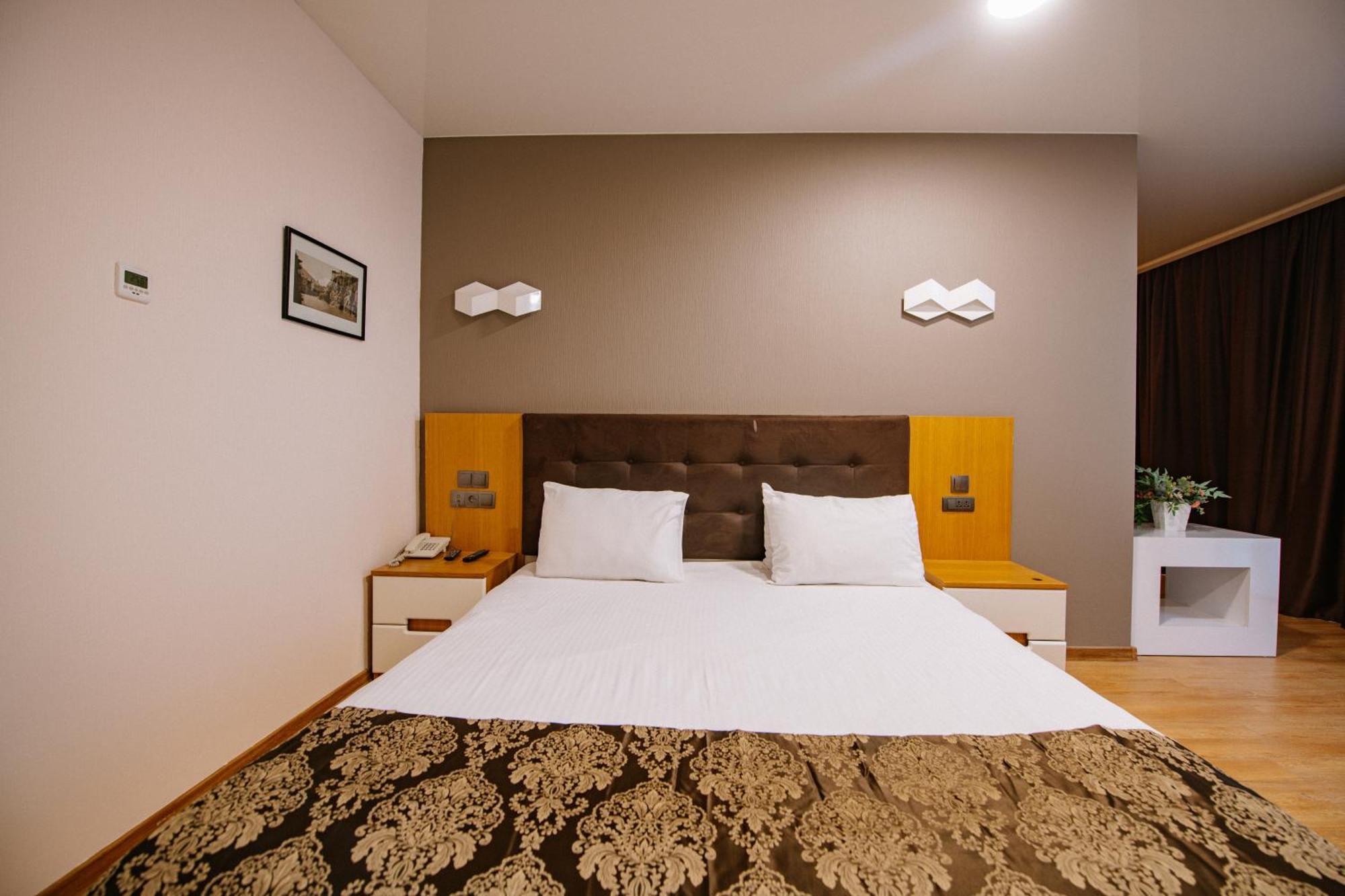 Iveria Inn Hotel Tbilisi Zimmer foto
