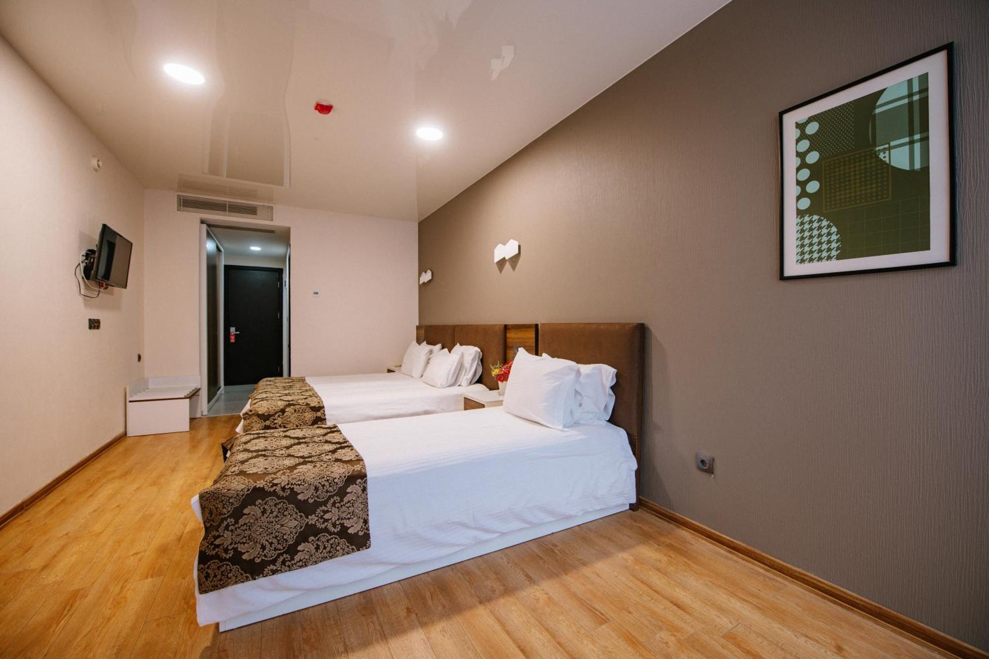 Iveria Inn Hotel Tbilisi Zimmer foto