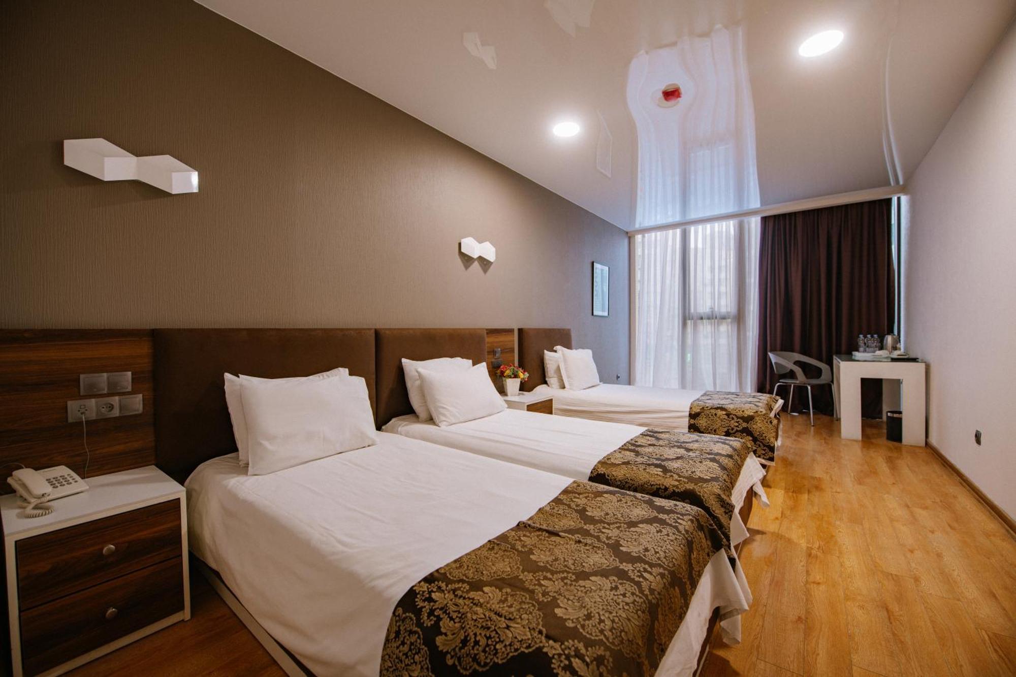 Iveria Inn Hotel Tbilisi Zimmer foto